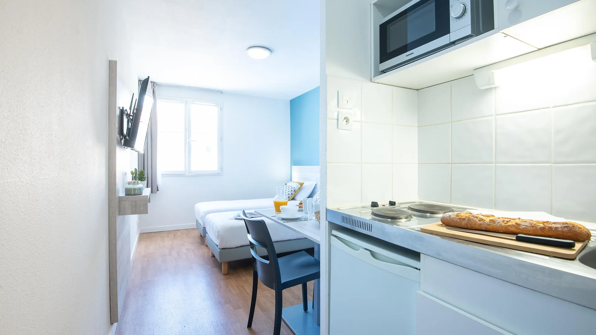 Comfort Aparthotel Aix Le Tholonet 3*,
