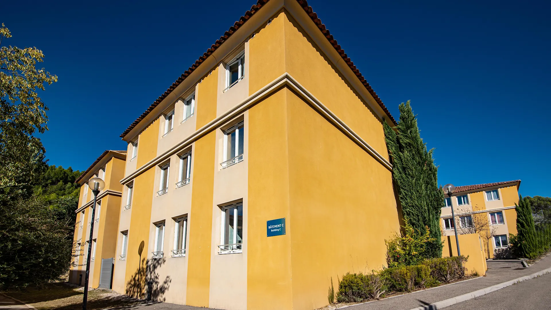 Comfort Aparthotel Aix Le Tholonet France