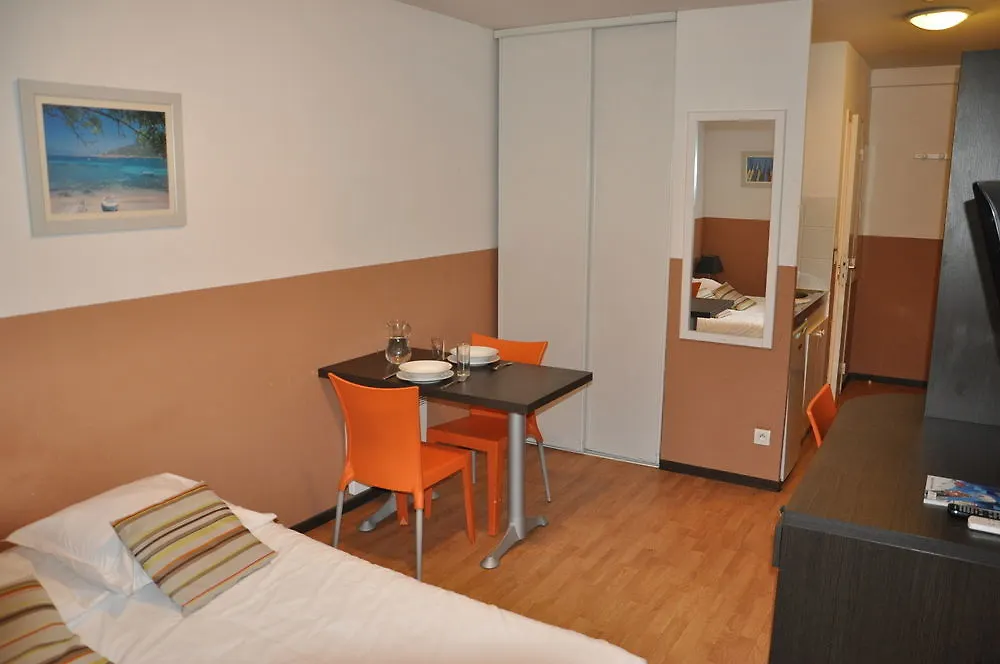 Comfort Aparthotel Aix Le Tholonet Hotel
